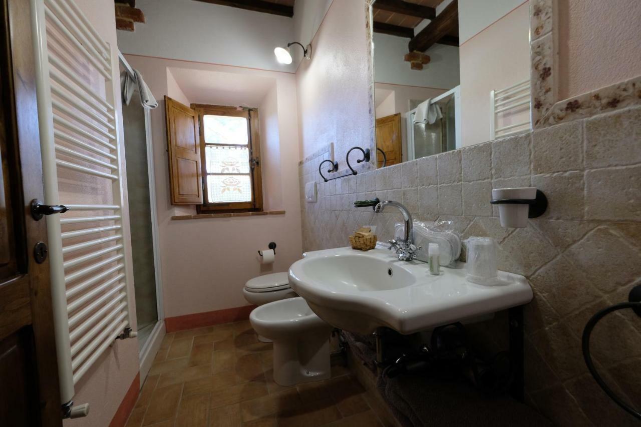 Agriturismo Santa Maria Пиенца Екстериор снимка