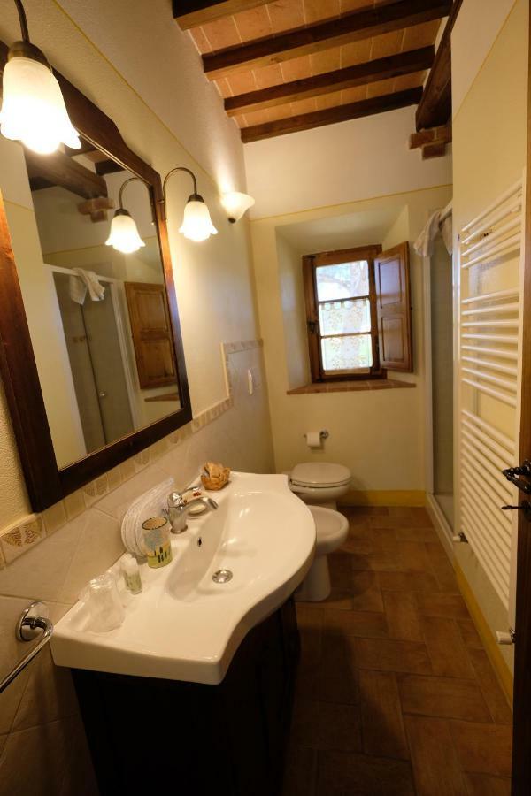 Agriturismo Santa Maria Пиенца Екстериор снимка